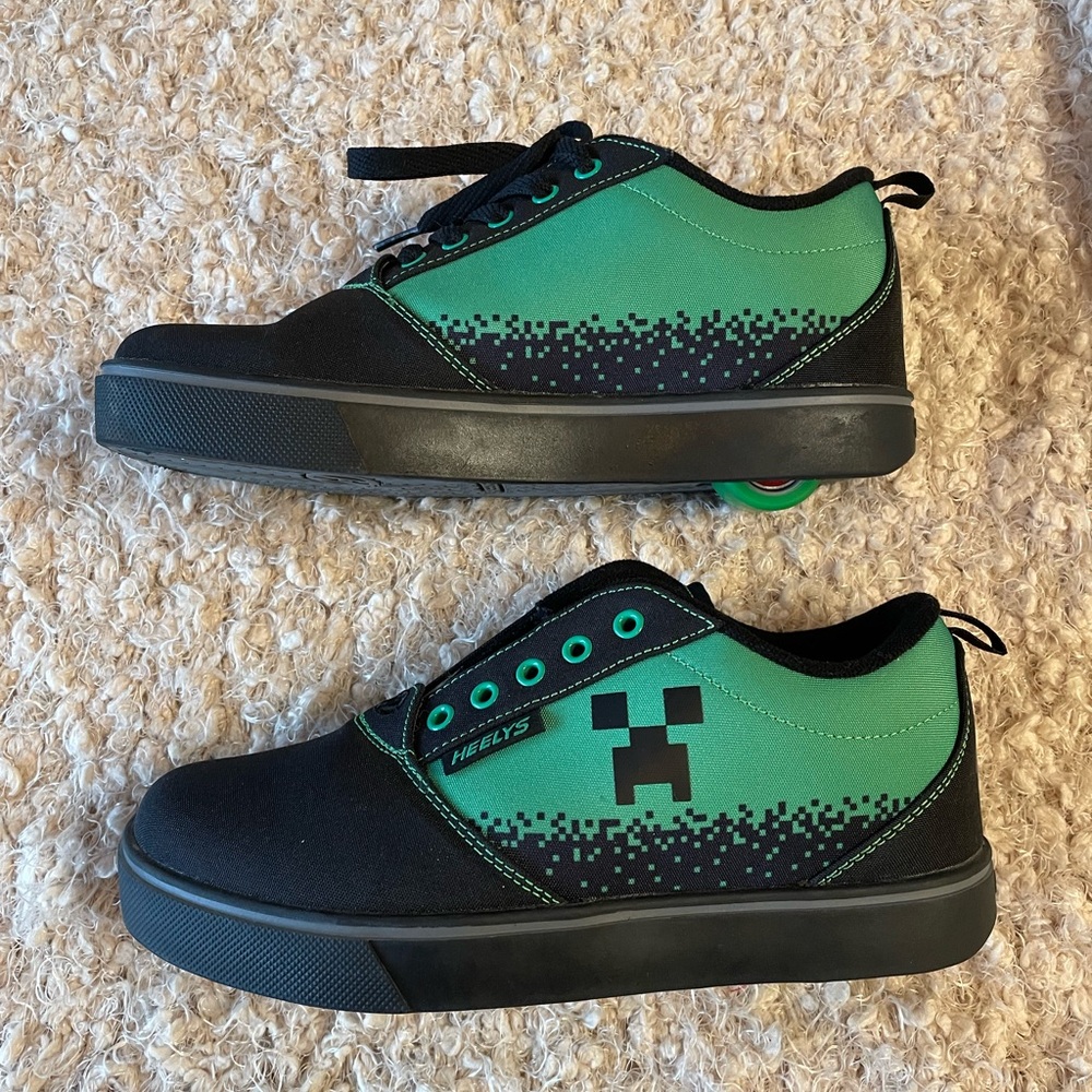 Like new! Heelys Minecraft Creeper Pro 20 Shoes GREEN/BLACK Size 6 youth